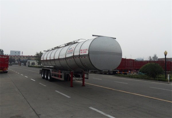 LHY9401GSYA铝合金食用油运输半挂车(图2)