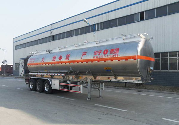 LHY9400GYY铝合金运油半挂车(图1)