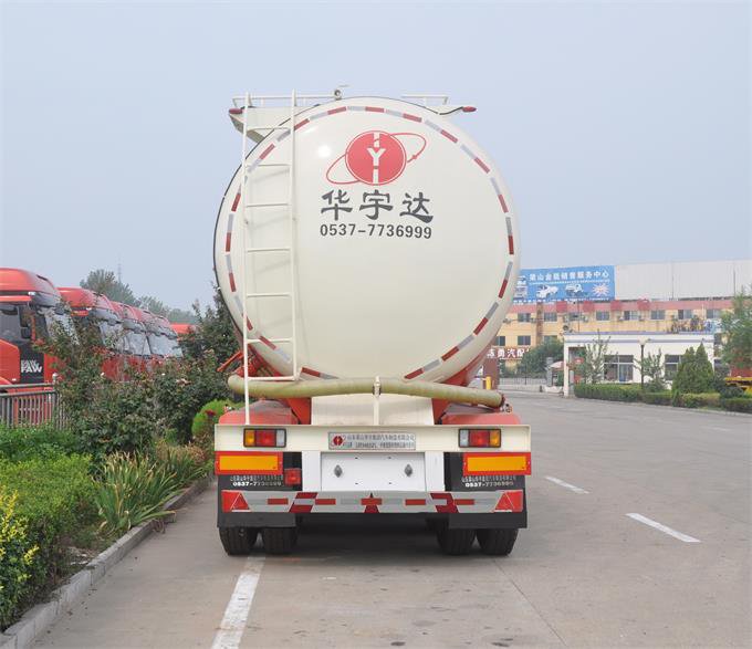 LHY9409GFLB低密度粉粒物料运输半挂车(图2)