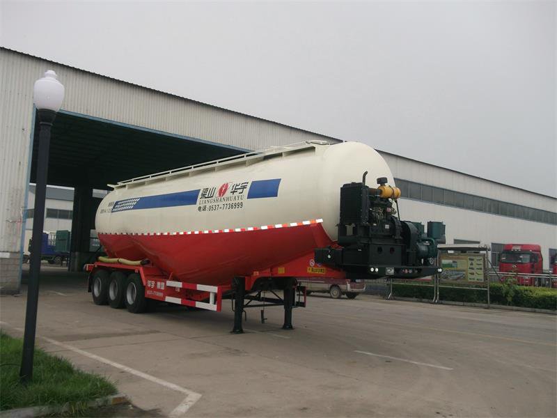 LHY9409GFLB低密度粉粒物料运输半挂车(图3)